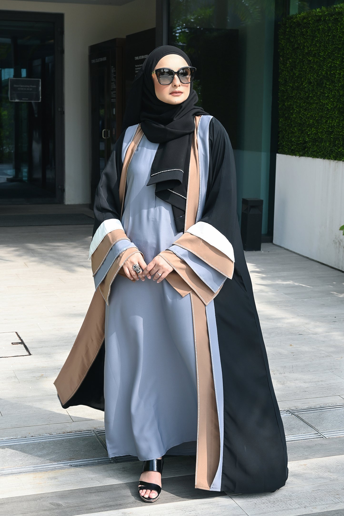 ABAYA OMINA