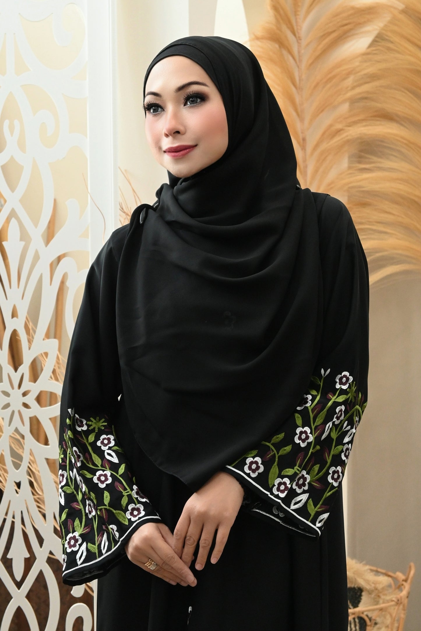 ABAYA AMBER