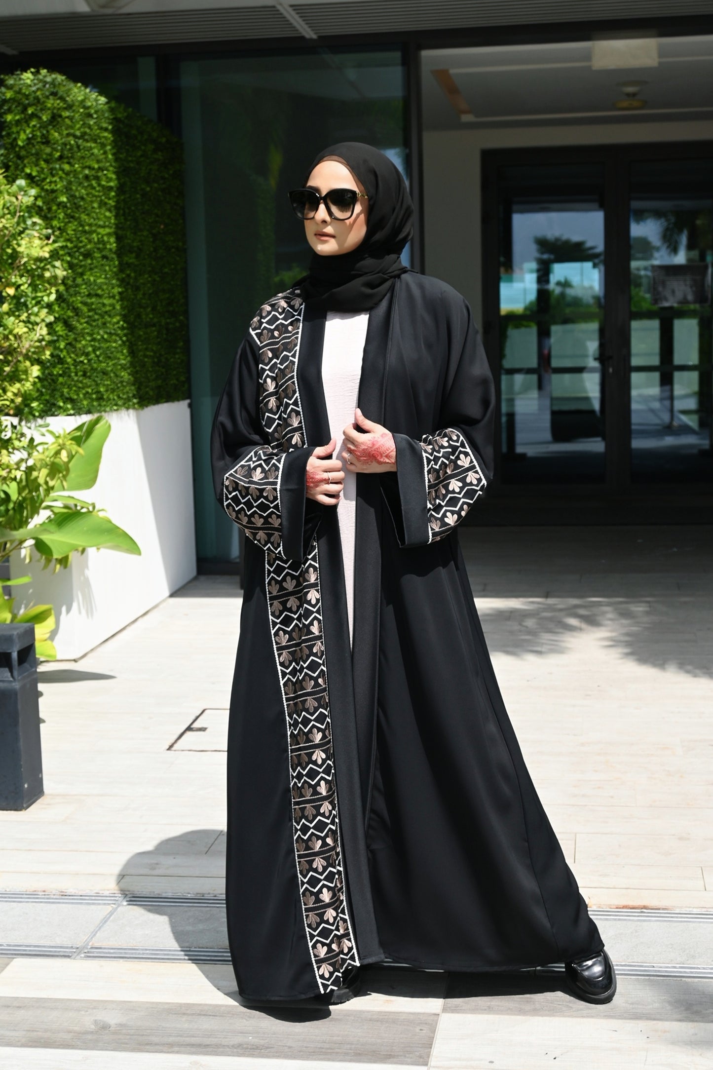 ABAYA GUZEENA