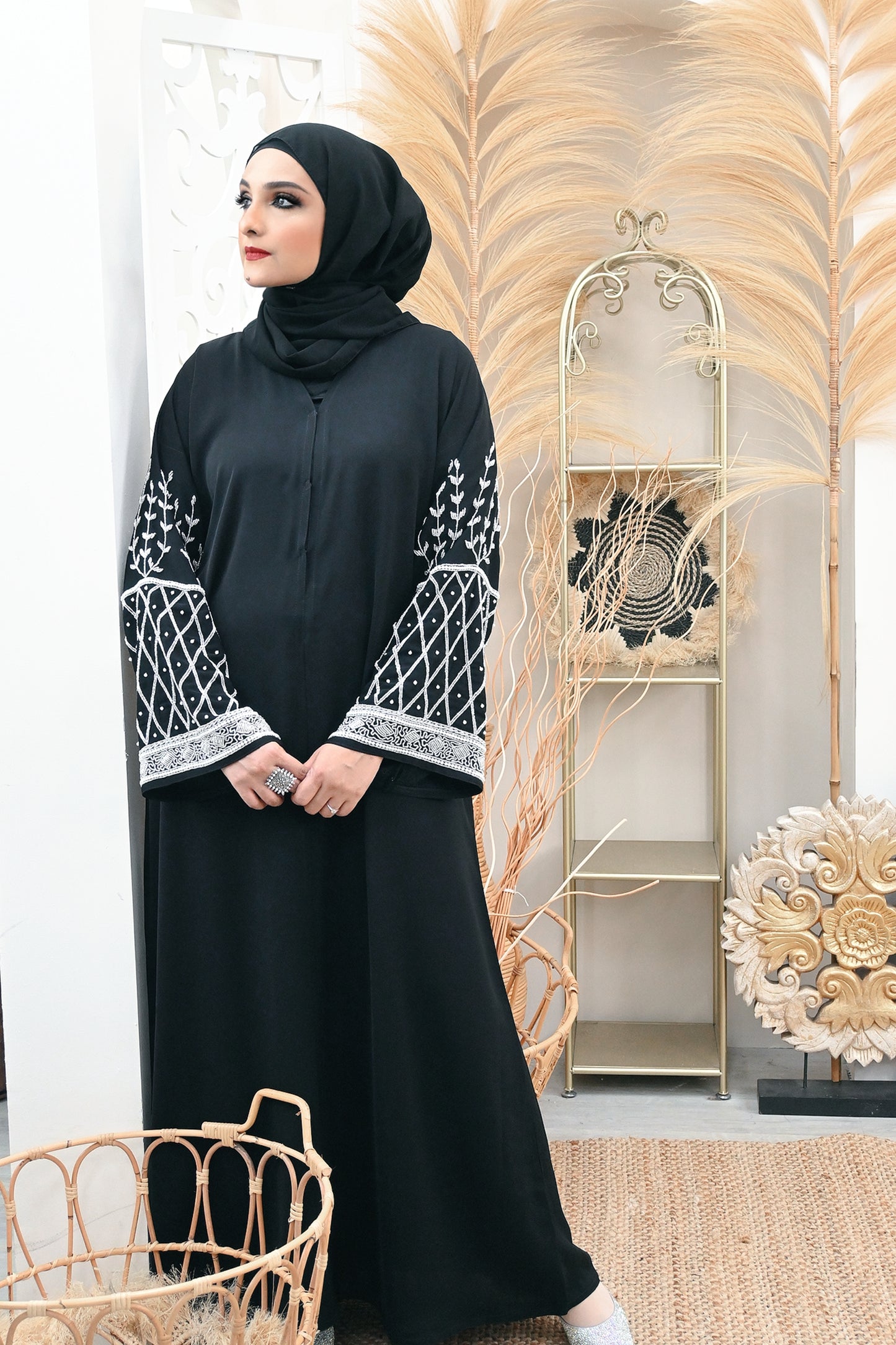 ABAYA SAKOON