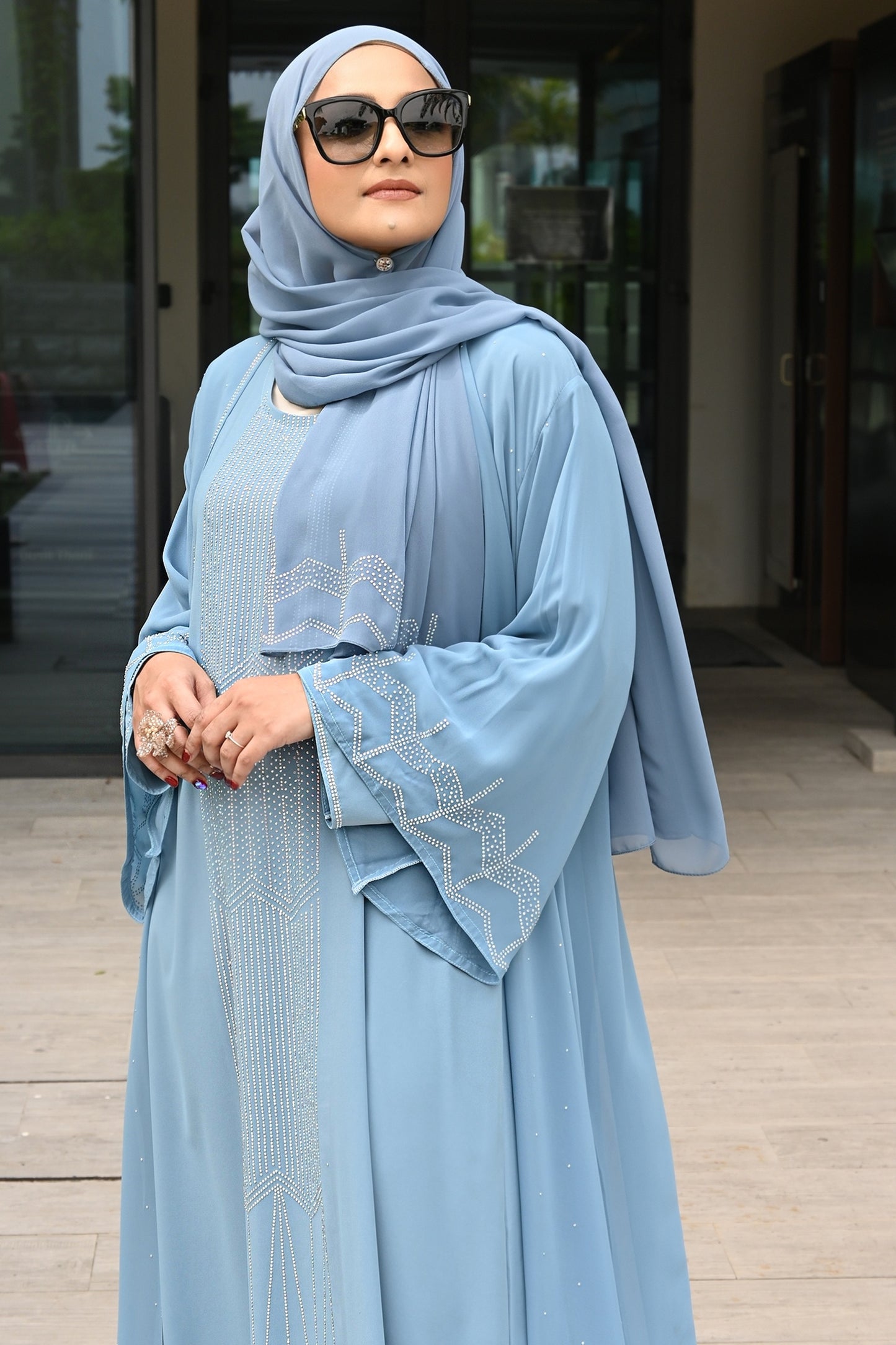 ABAYA AZLEEN