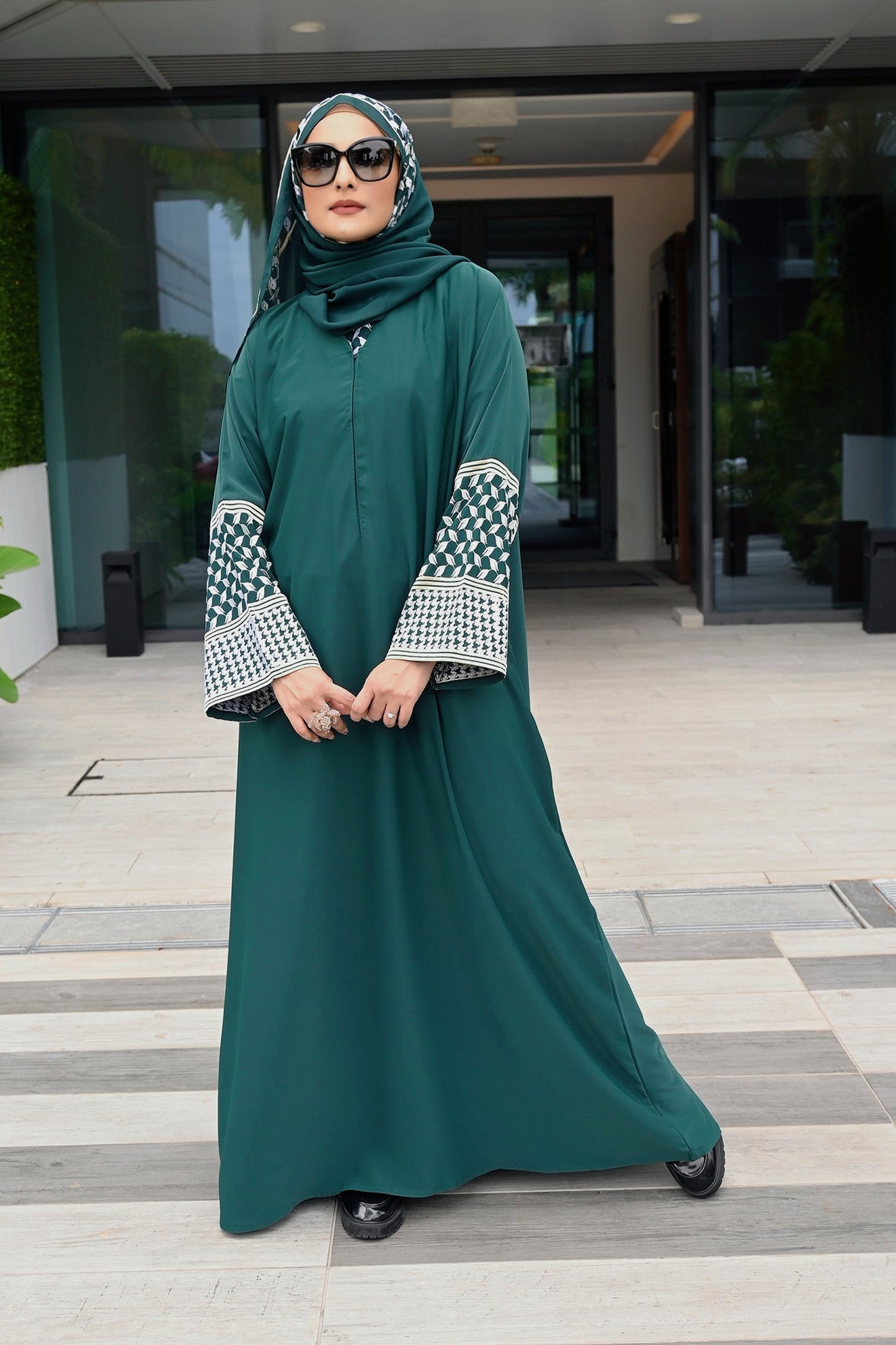 ABAYA HOUNDSTOOTH