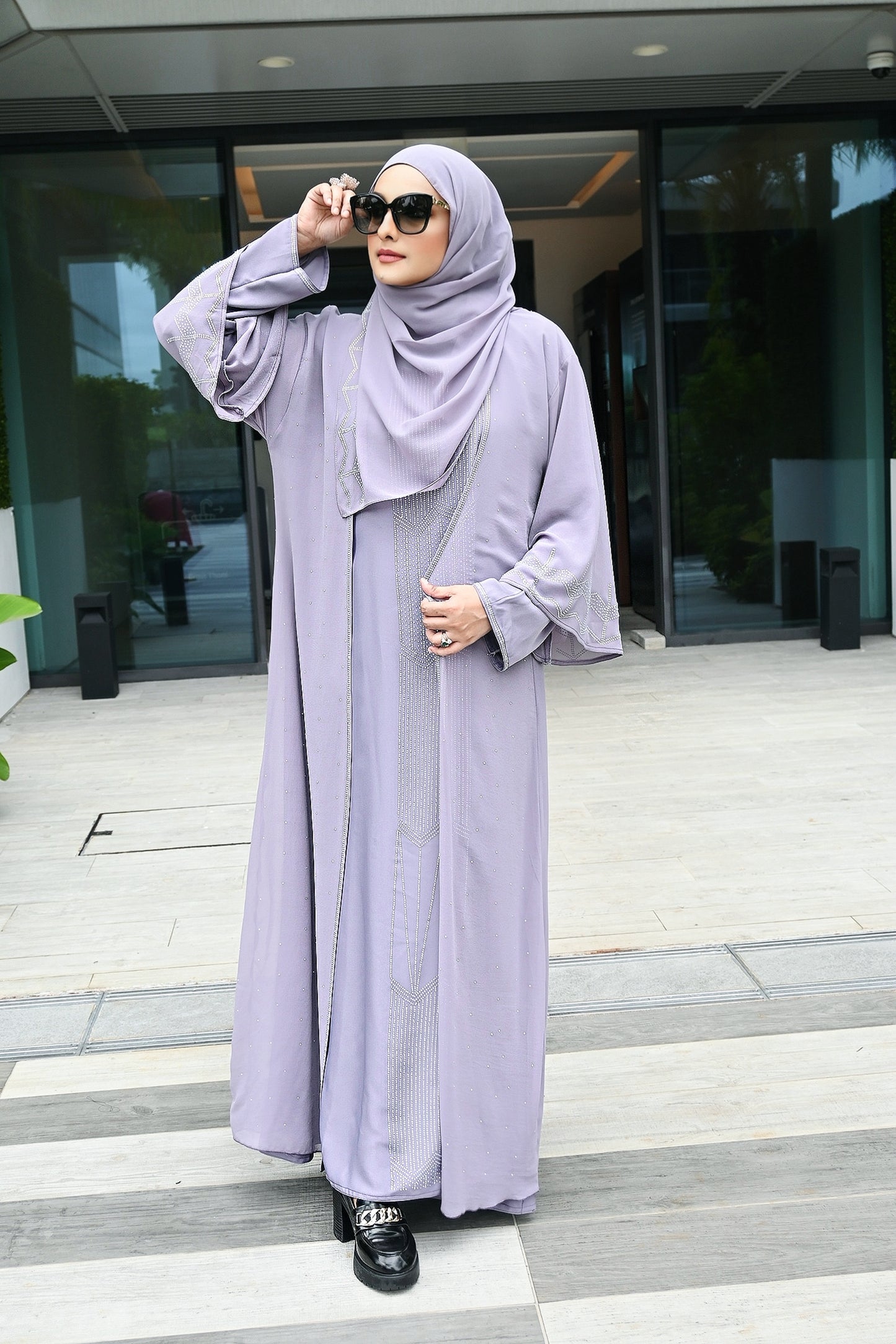 ABAYA AZLEEN